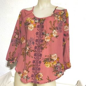 Rewind Cut Out Shoulder Top S